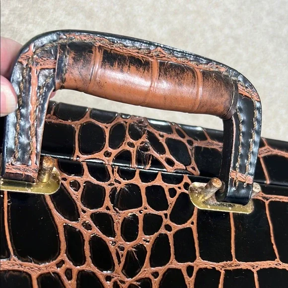 Elegant Black and Brown Crocodile Pattern Briefcase - Picture 8 of 16